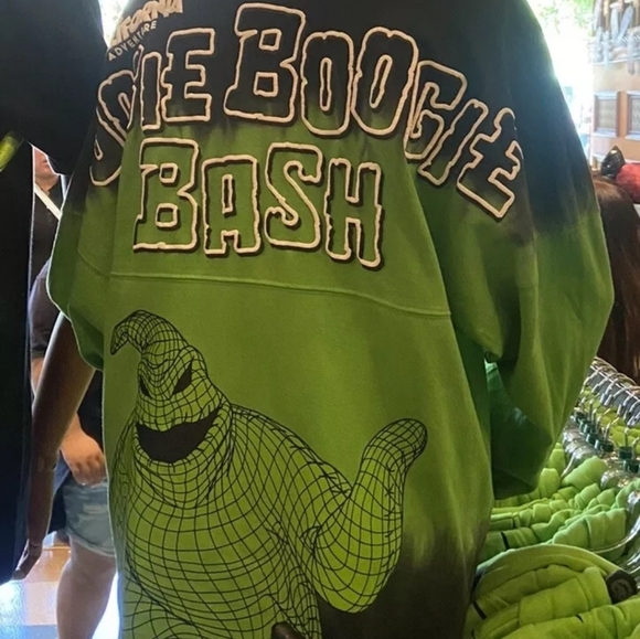 Disneyland / DCA Oogie Boogie Bash 2024 Spirit Jersey Size Medium NWT - Picture 6 of 7